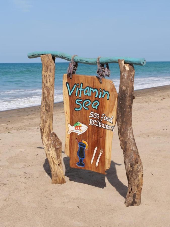 Vitamin Sea Beach Cabana Nilaveli Eksteriør billede